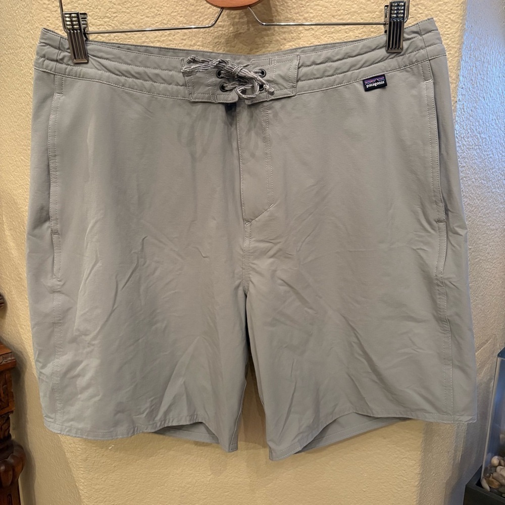 Patagonia Men Light Gray Swim Shorts Size 33 - Picture 1 of 6